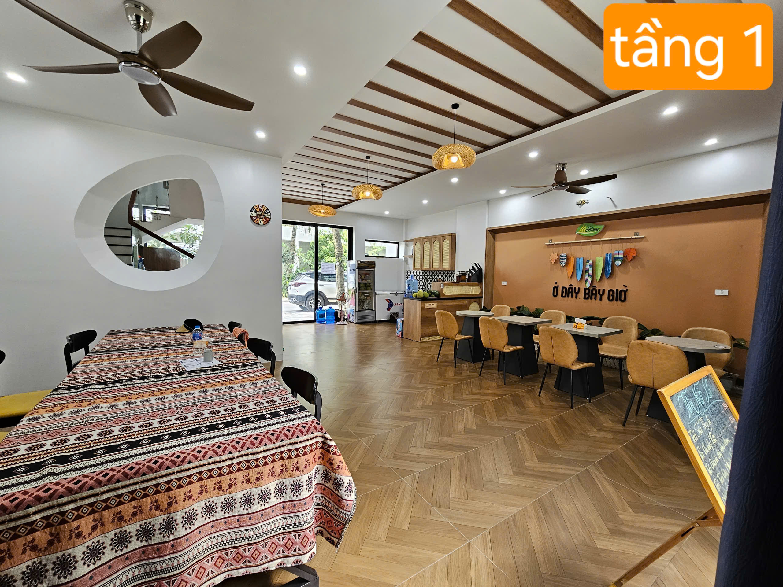 LaHome Restaurant Interior